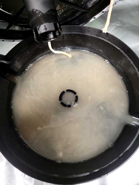 Auto-watering pot bases - FoxFarm nutrient buildup in the reservoir